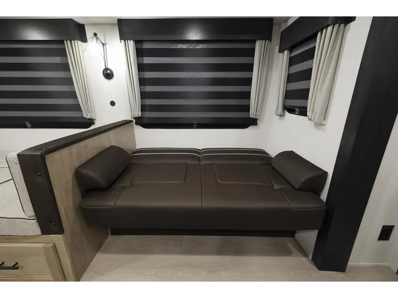 2026 Cherokee 301BH Wolf Den