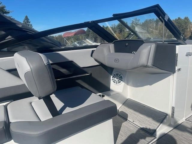 2025 Cobalt Boats Cs22 alt