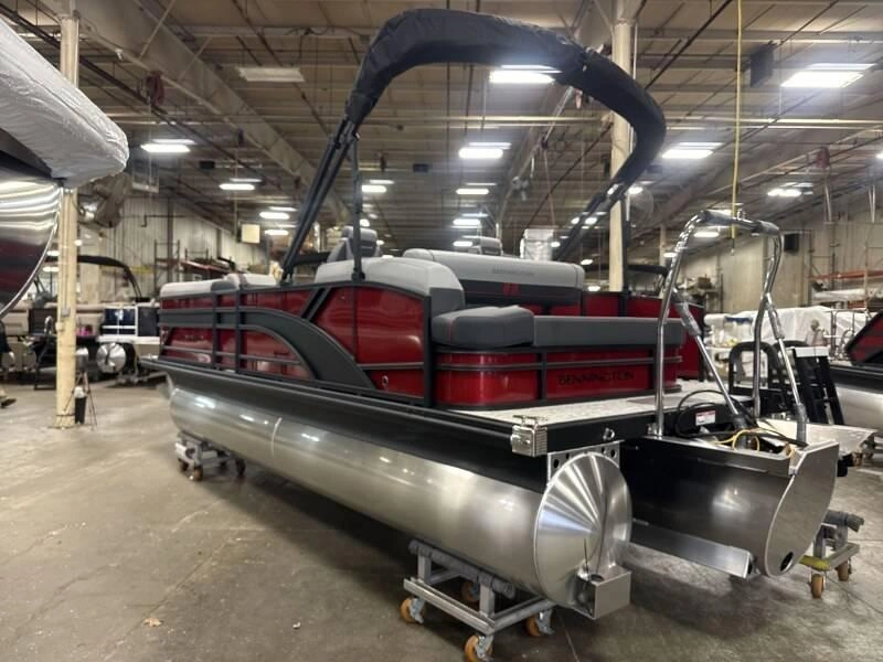 Bennington Marine 21 S Swingback 3t Rouge 2026 alt