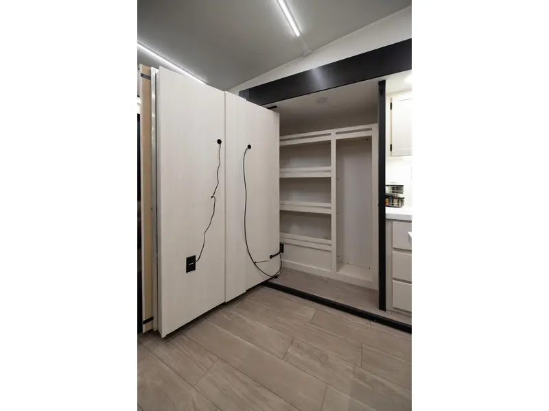 2026 Arctic Wolf 3250 SUITE