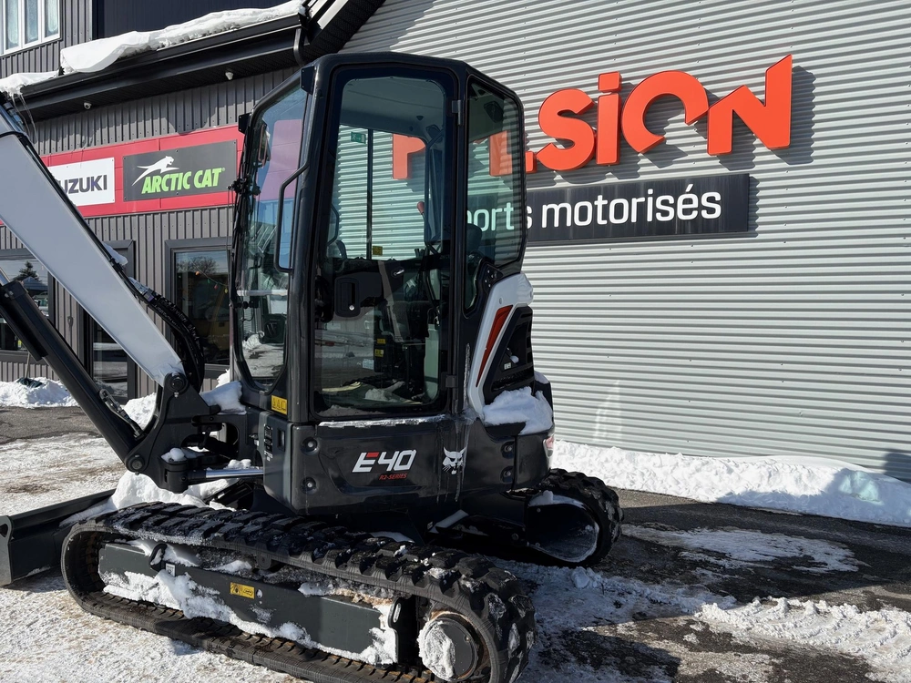 Bobcat E40 R2 2024 alt