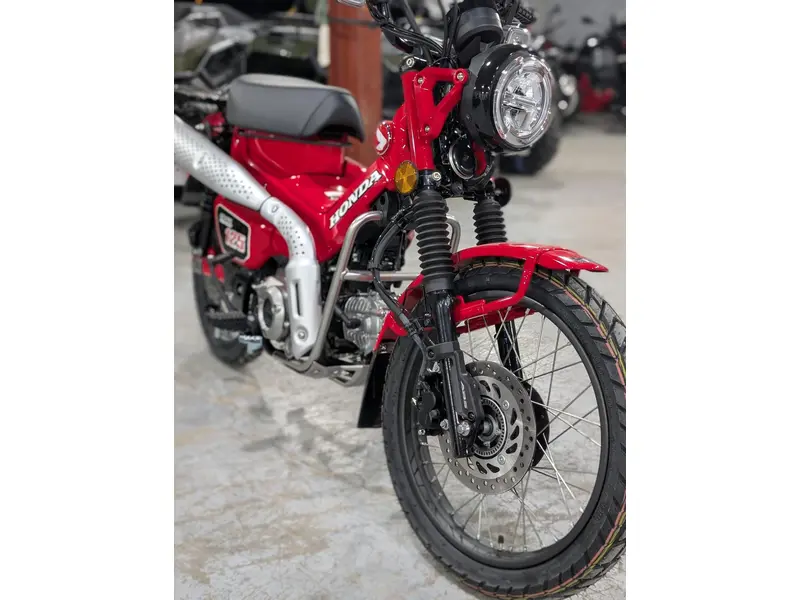 Honda CT125AS Trail 125 | 🌆 Concurrents directs : Suzuki DR200 & XT250 Yamaha 🌆 2025