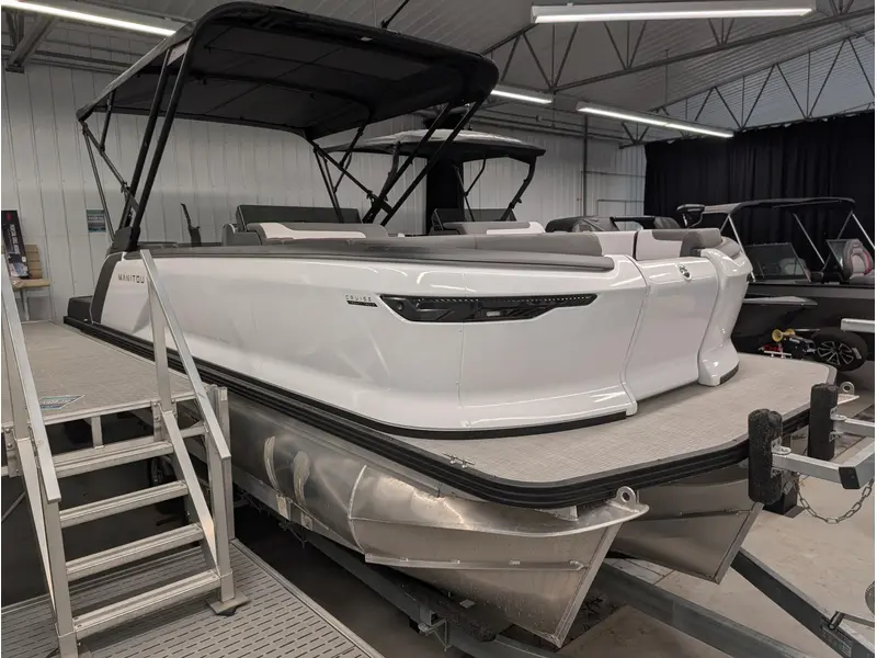 Manitou 22 Cruise Switchback Max Deck Signature 150HP w/Trailer 2024