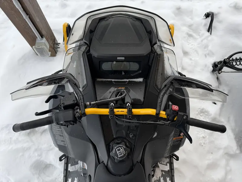 2025 Ski-Doo MXZ ADRENALINE 129" 850 E-TEC W/ BLIZZARD PKG. (UDSB)