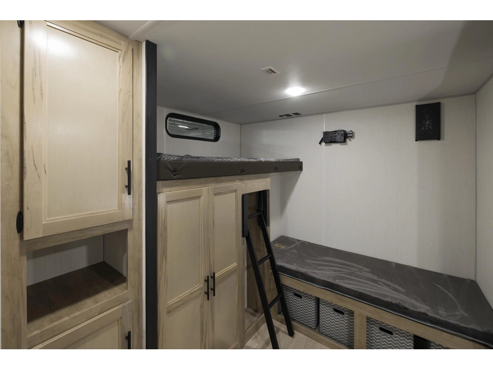 Cherokee 301bh Wolf Den 2026 alt