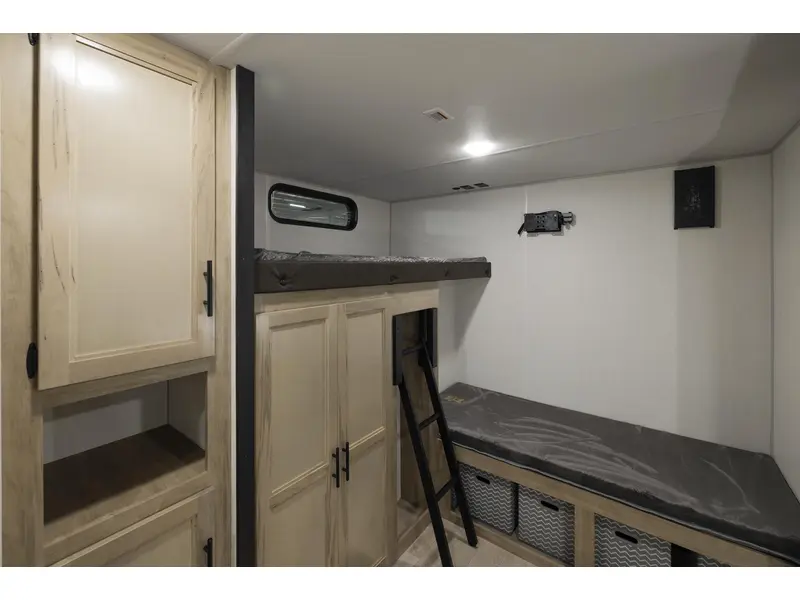 2026 Cherokee 301BH Wolf Den