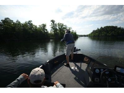 2026 Lund Boat Co 1875 Impact Xs Sport alt