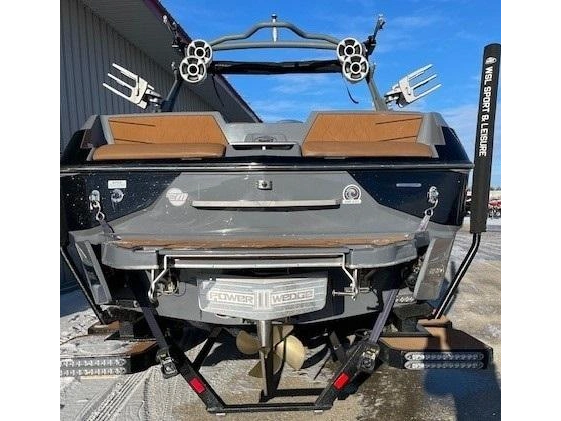 2021 Malibu M220 alt