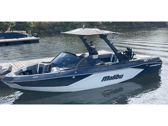 2025 Malibu 23 Lsv alt