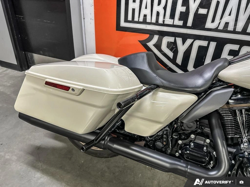 2023 Harley-davidson Road Glide St alt
