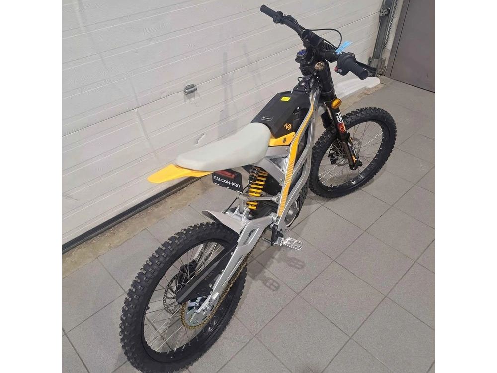 2025 79 Bike Falcon Pro Silver/yellow alt