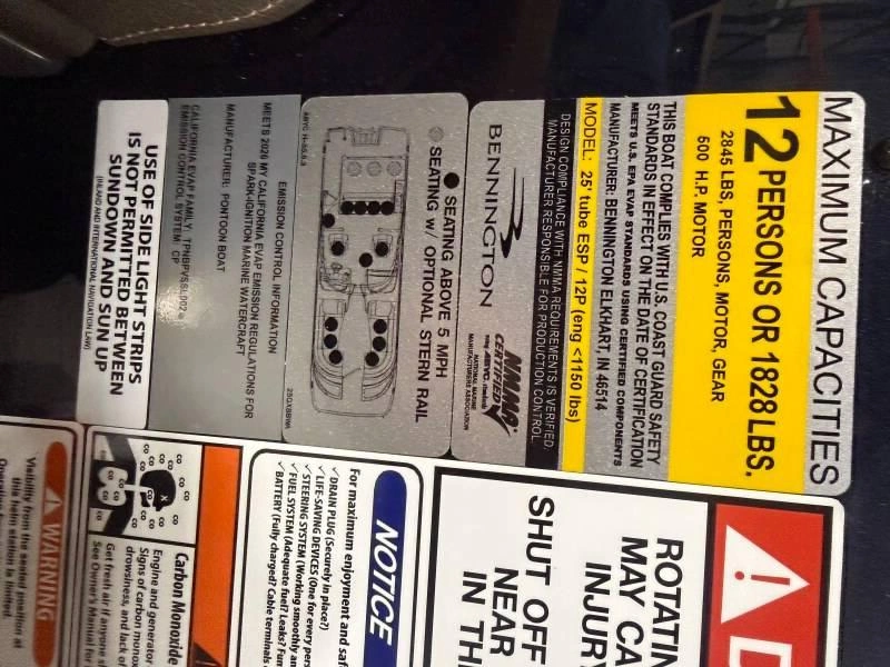 2026 Bennington Marine Qx 25 Swingback Arch 3t alt