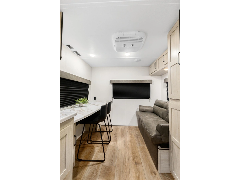 2026 Puma 20rlce Camping Edition alt