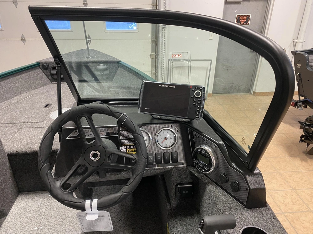 2025 Lund Boat Co 1650 Angler alt