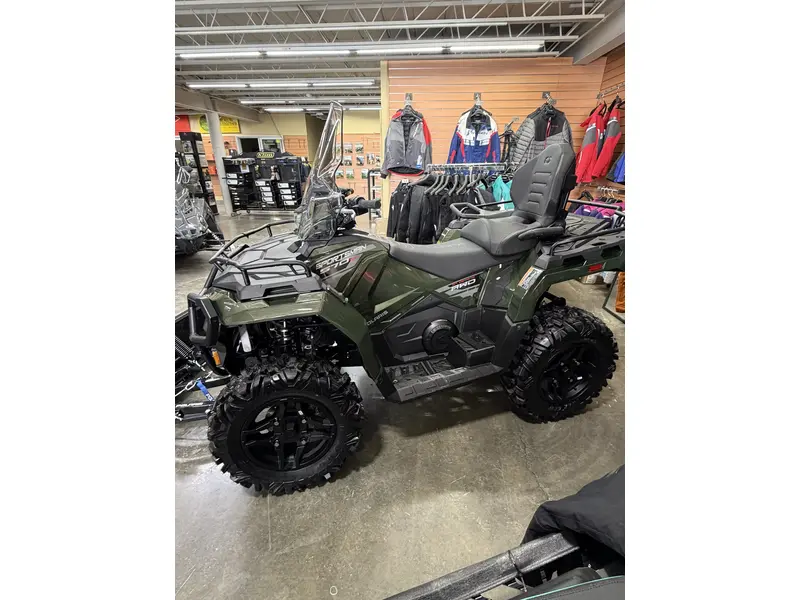 Polaris Sportsman Touring 570 Premium Treeline Green Metallic 2026