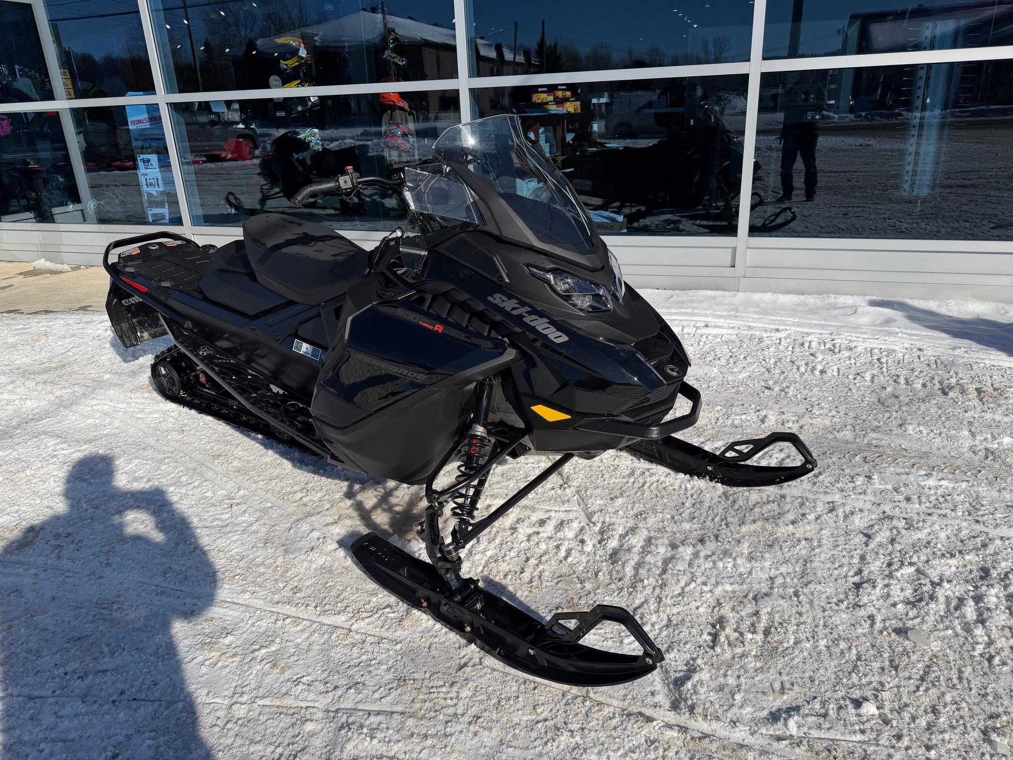 2026 Ski-Doo RENEGADE ADRENALINE 900 ACE Turbo R RipSaw 1.25" E.S.