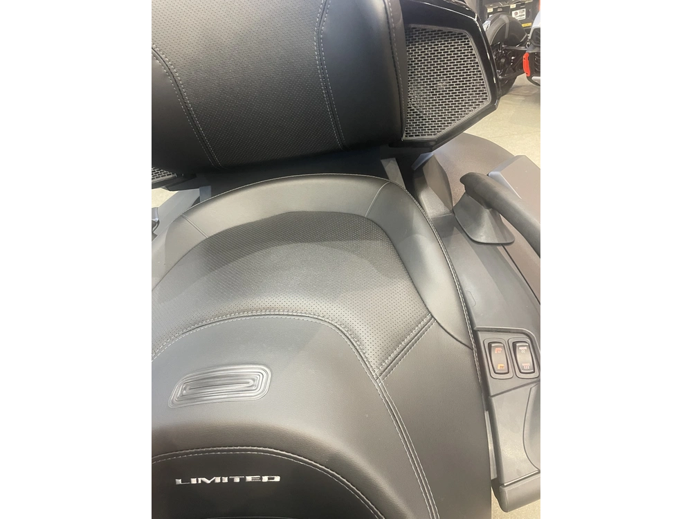 2026 Can-am Rt Limited (se6) alt