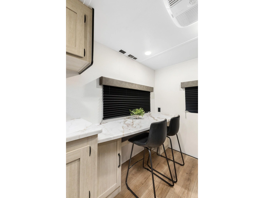 2026 Puma 20rlce Camping Edition alt