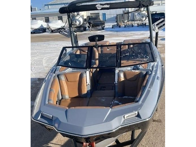 2021 Malibu M220 alt