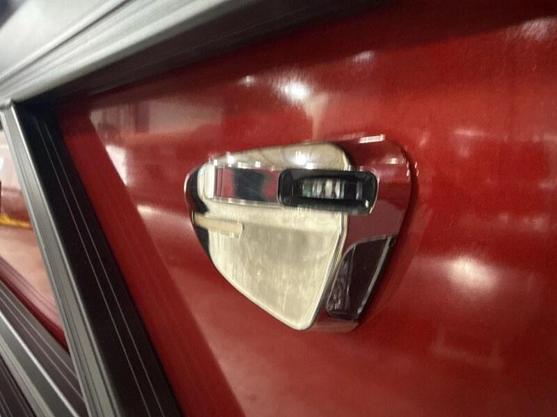 Bennington Marine 21s Swingback Sport 3t Rouge 2026 alt