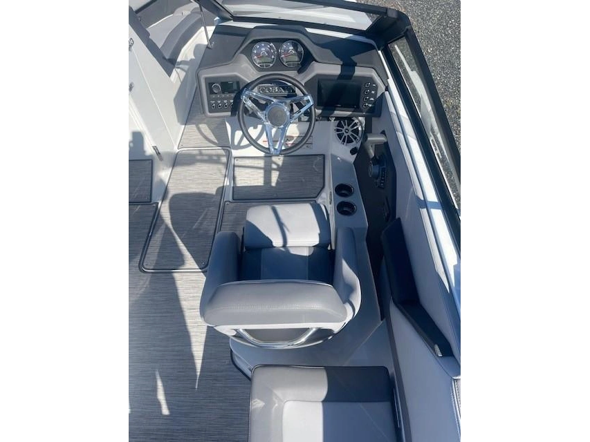 2025 Cobalt Boats Cs22 alt
