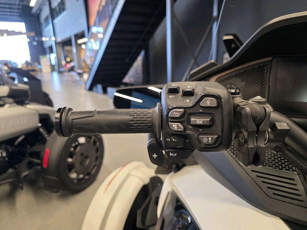 Can-am Spyder Rt Sea To Sky 2024 alt