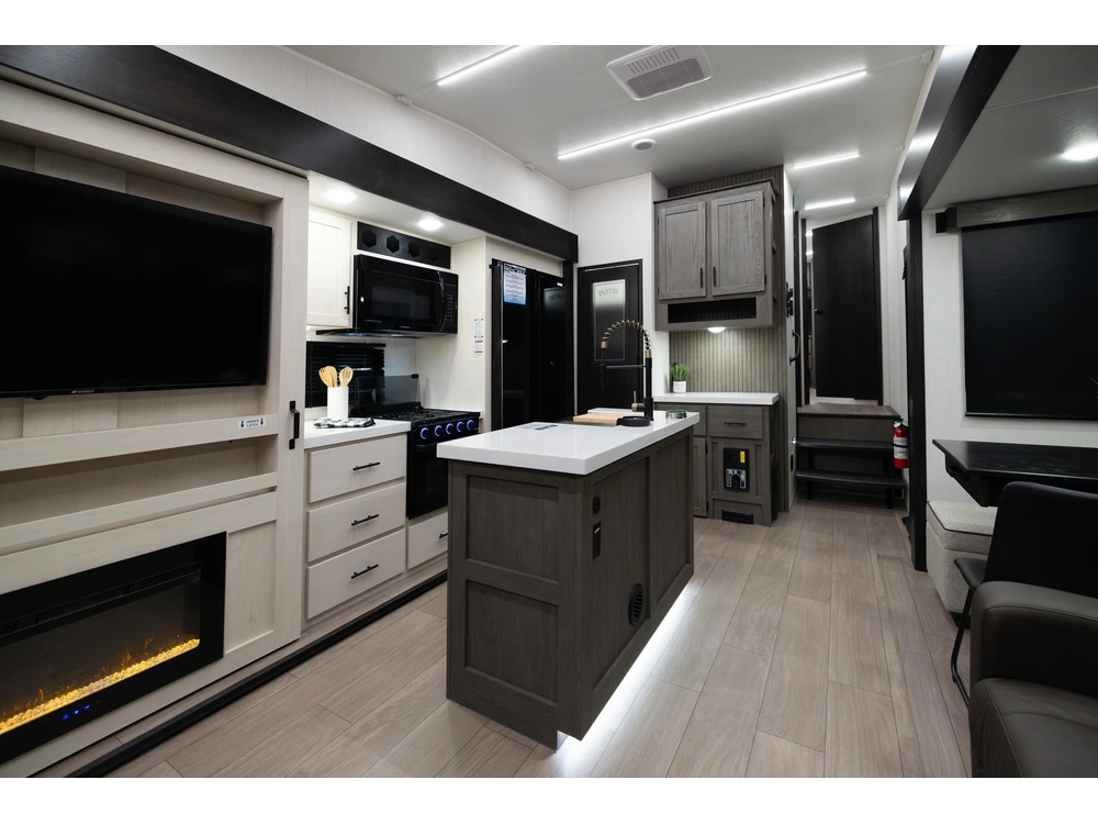 Arctic Wolf 3250 Suite 2026 alt