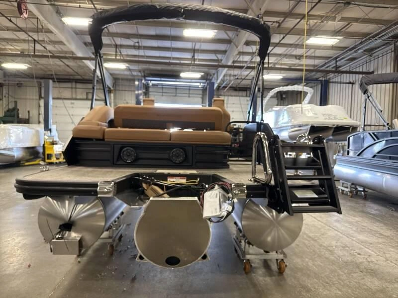 Bennington Marine 22 M Swingback 3t Noir 2026 alt