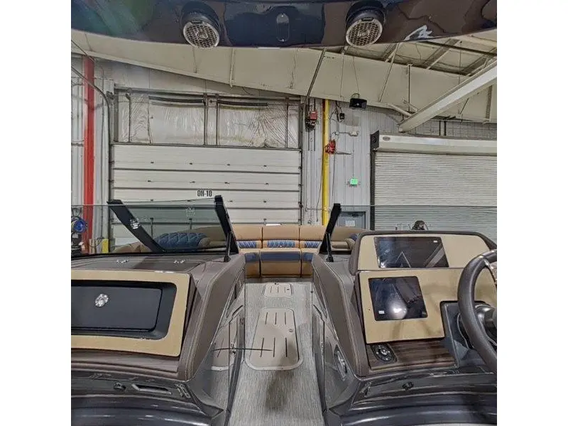 2026 Bennington Marine QX 25 SWINGBACK ARCH 3T thumbnail 21
