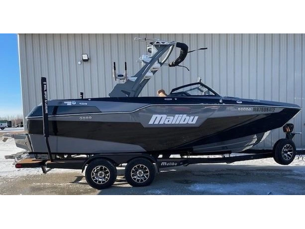 2021 Malibu M220 alt