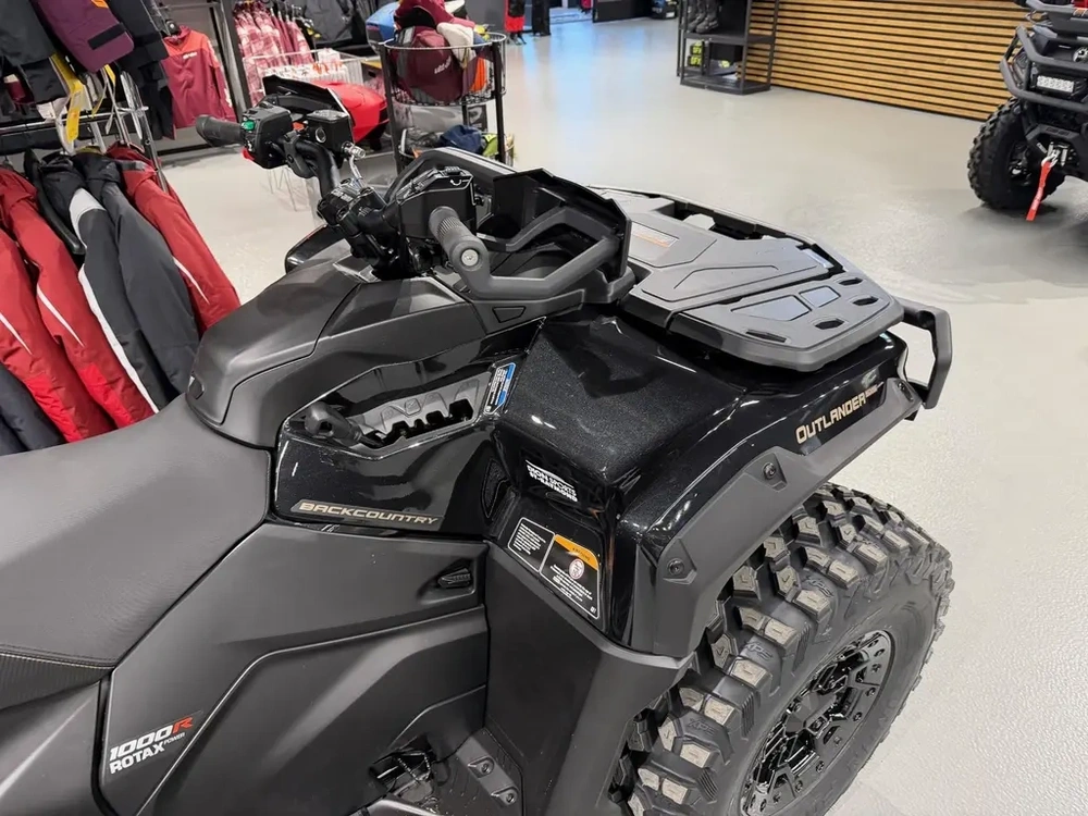 Can-am Outlander Max 6x6 Backcountry 1000r 2026 alt