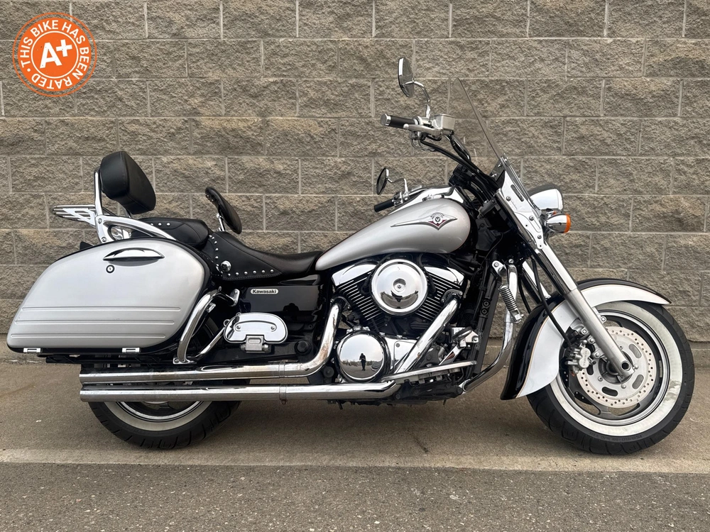 2005 Kawasaki Vulcan 1600 alt