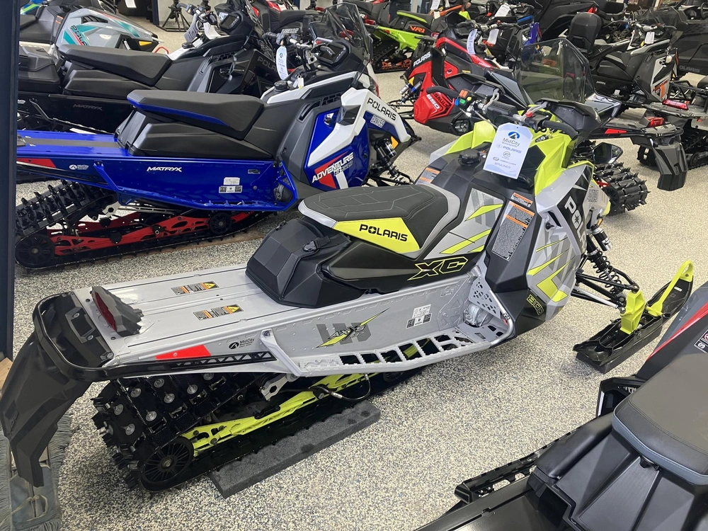 2020 Polaris 800 Indy Xc 137 alt