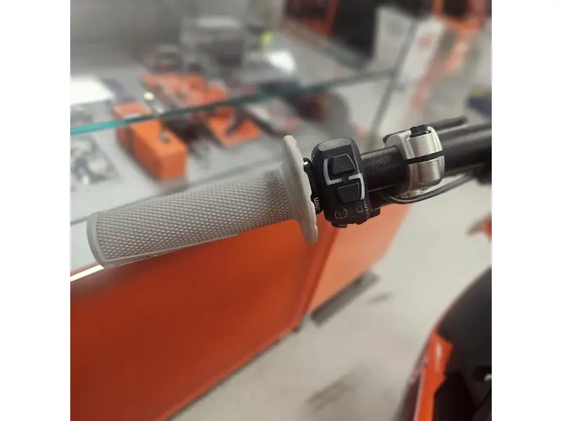 2026 KTM 450 SX-FACTORY EDITION thumbnail 9