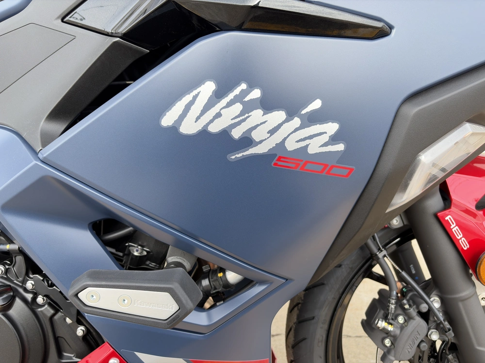 2026 Kawasaki Ninja 500 Se alt
