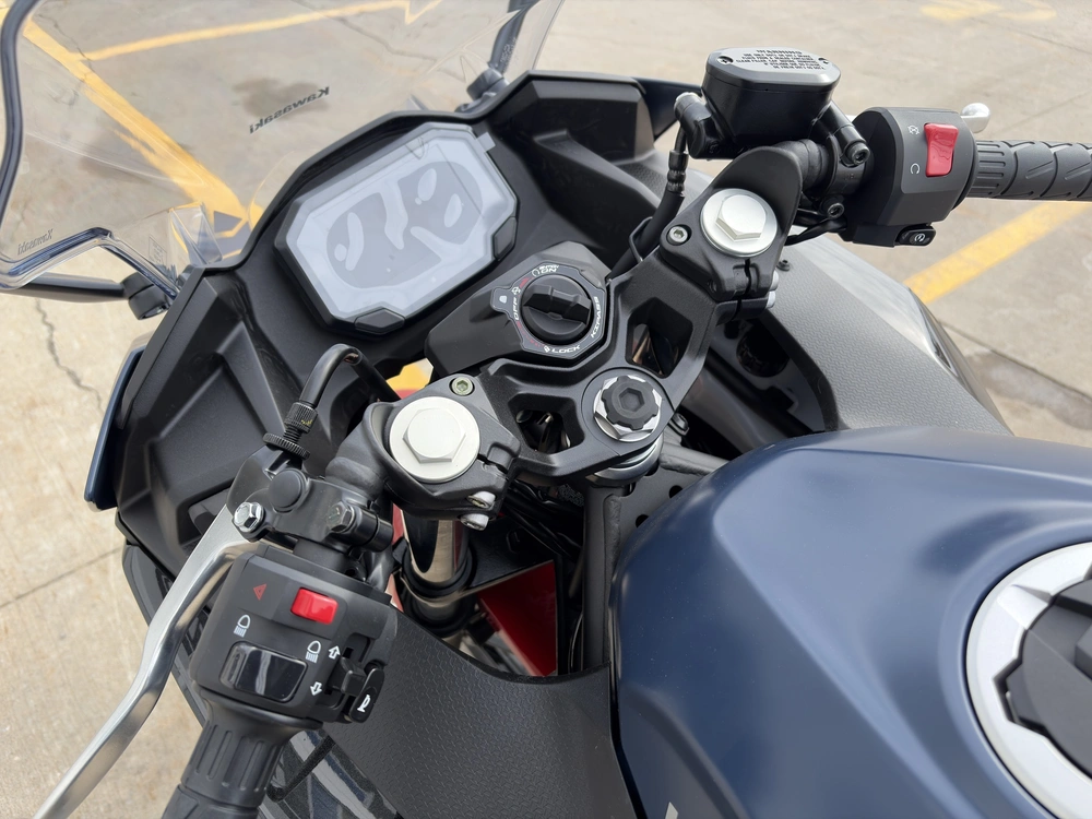 2026 Kawasaki Ninja 500 Se alt