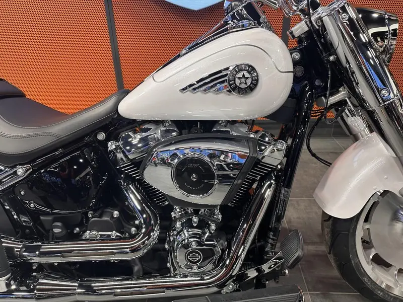 Harley-Davidson Fat Boy® White Onyx Pearl - Chrome 2026