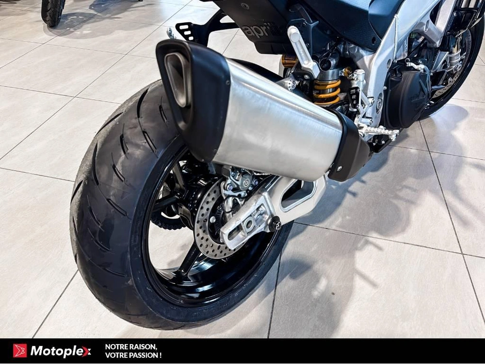 Aprilia Tuono V4 Factory 2022 alt