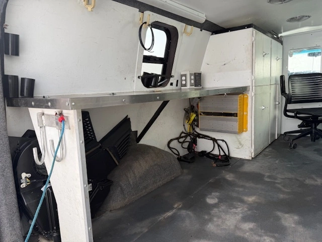 2014 Gmc Savana 3500 Cargo Van alt