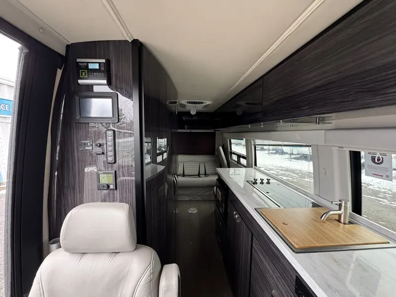 2022 Winnebago ERA 70B thumbnail 16