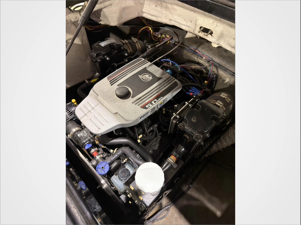 2013 Larson Lsr 2100 alt