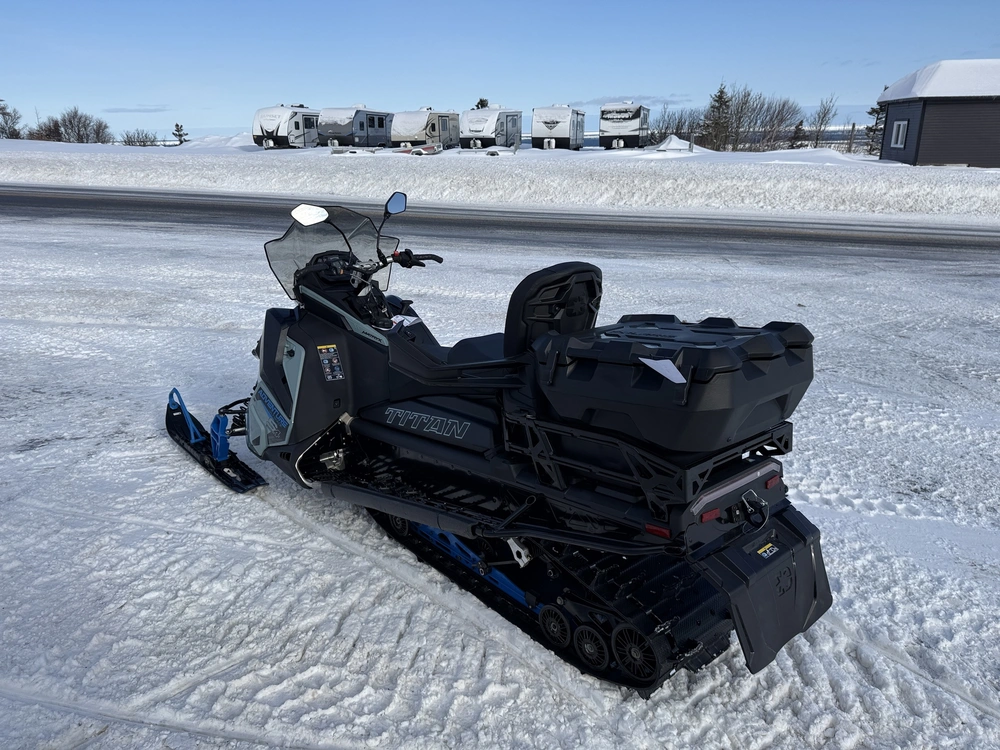 Polaris Titan Voyageur S4 Ultimate 2026 alt