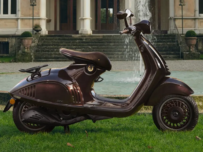 Vespa 946 HORSE 2026