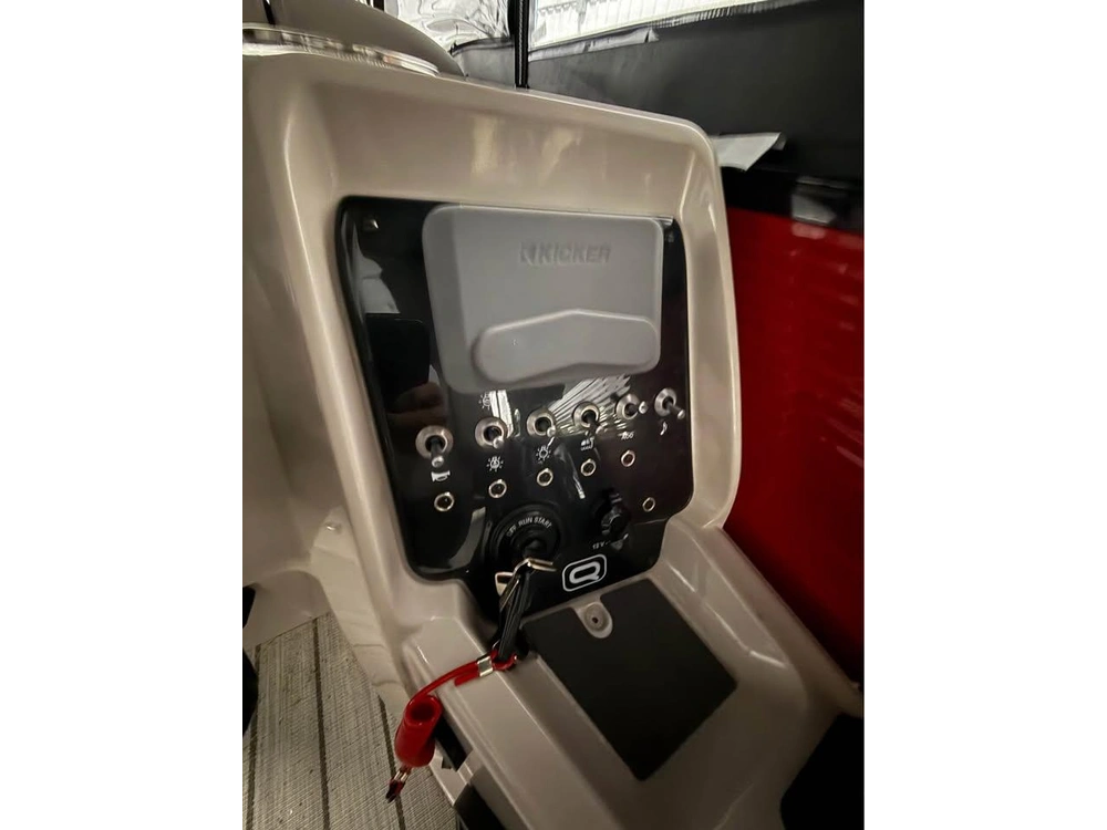 Princecraft Quorum 25 Rl 200 V6l 2024 alt