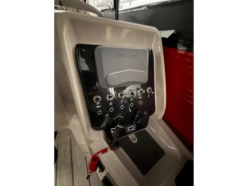 2024 Princecraft QUORUM 25 RL 200 V6L