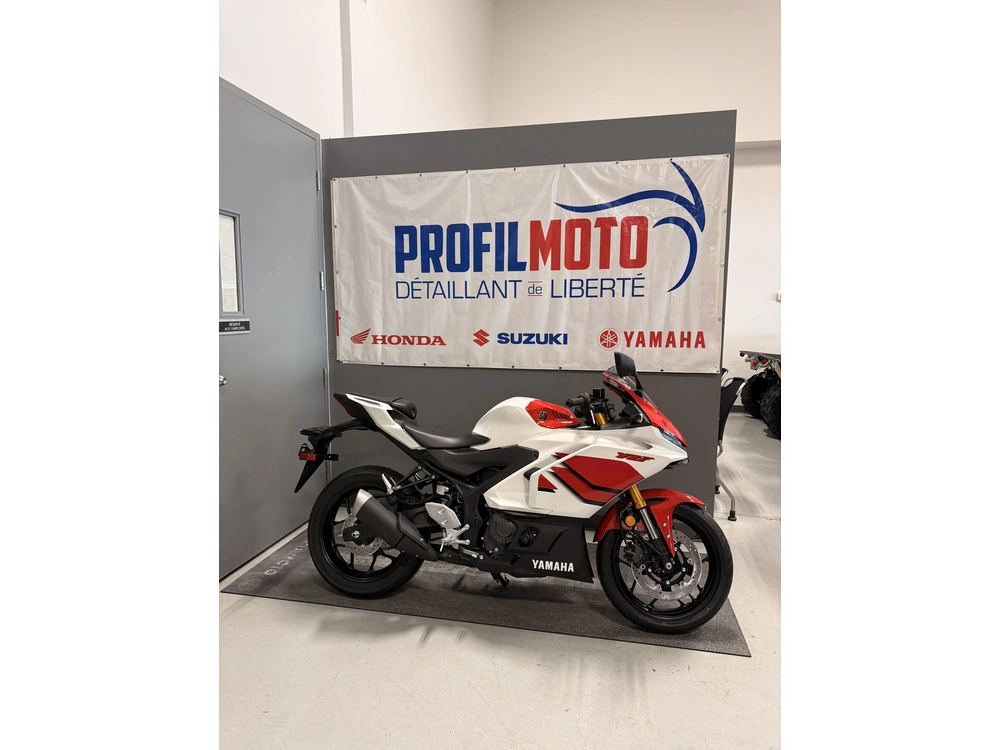 Yamaha Yzf-r3 Yzf-r3 70e Anniversaire 2026 alt