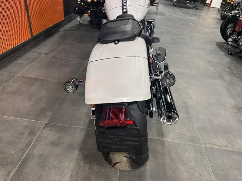 Harley-Davidson Fat Boy® White Onyx Pearl - Chrome 2026