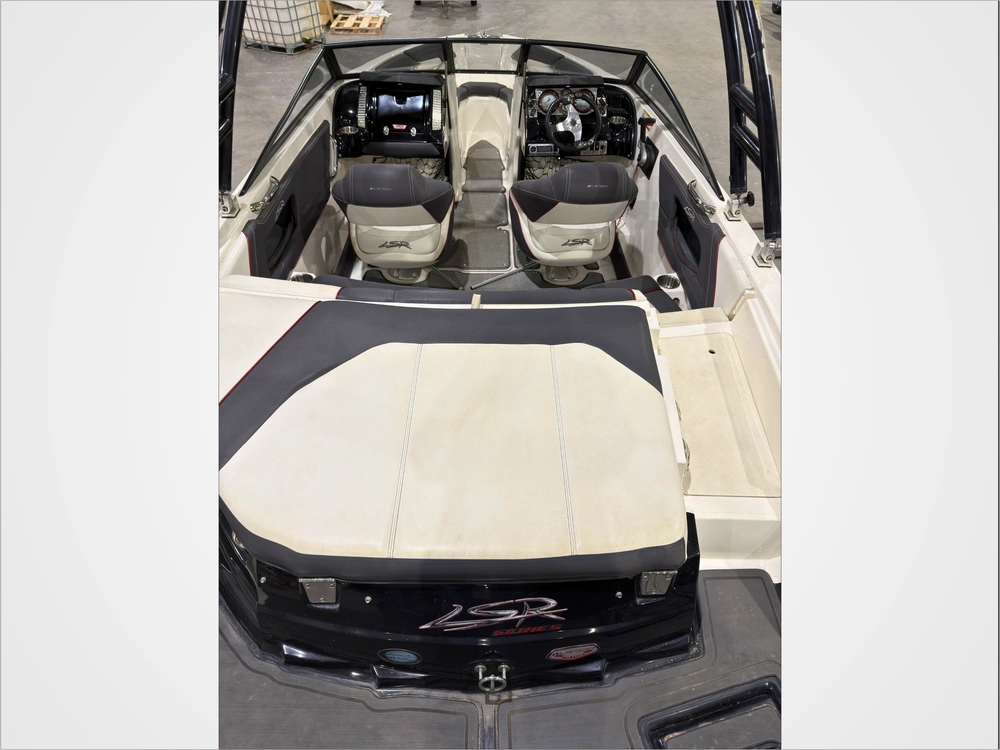 2013 Larson Lsr 2100 alt