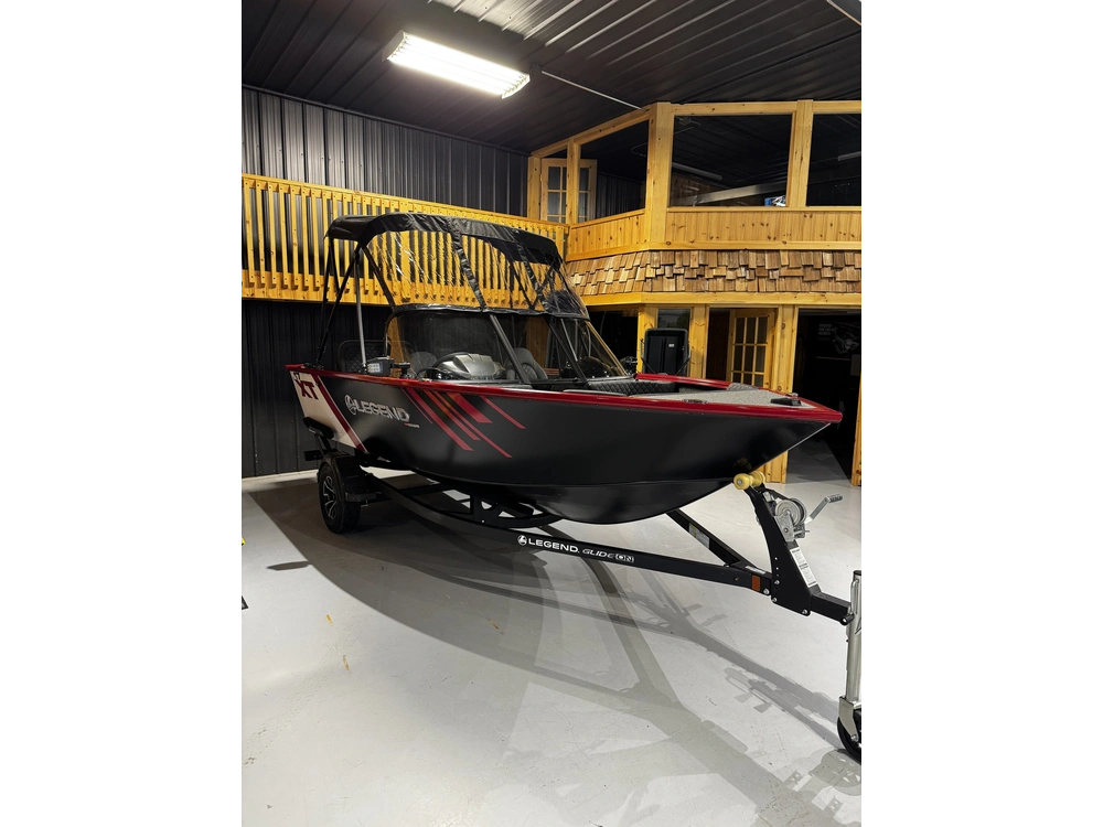 2026 Legend 17xt With Sports Package alt