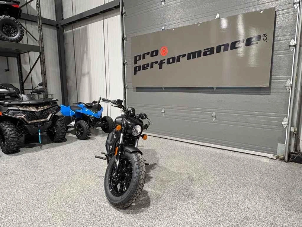 2025 Indian Motorcycle Scout Bobber alt